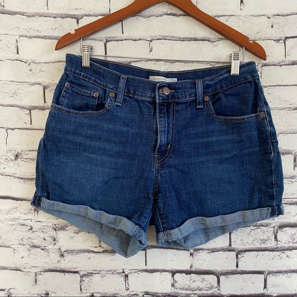 Levi’s Mid Length Short Size 31